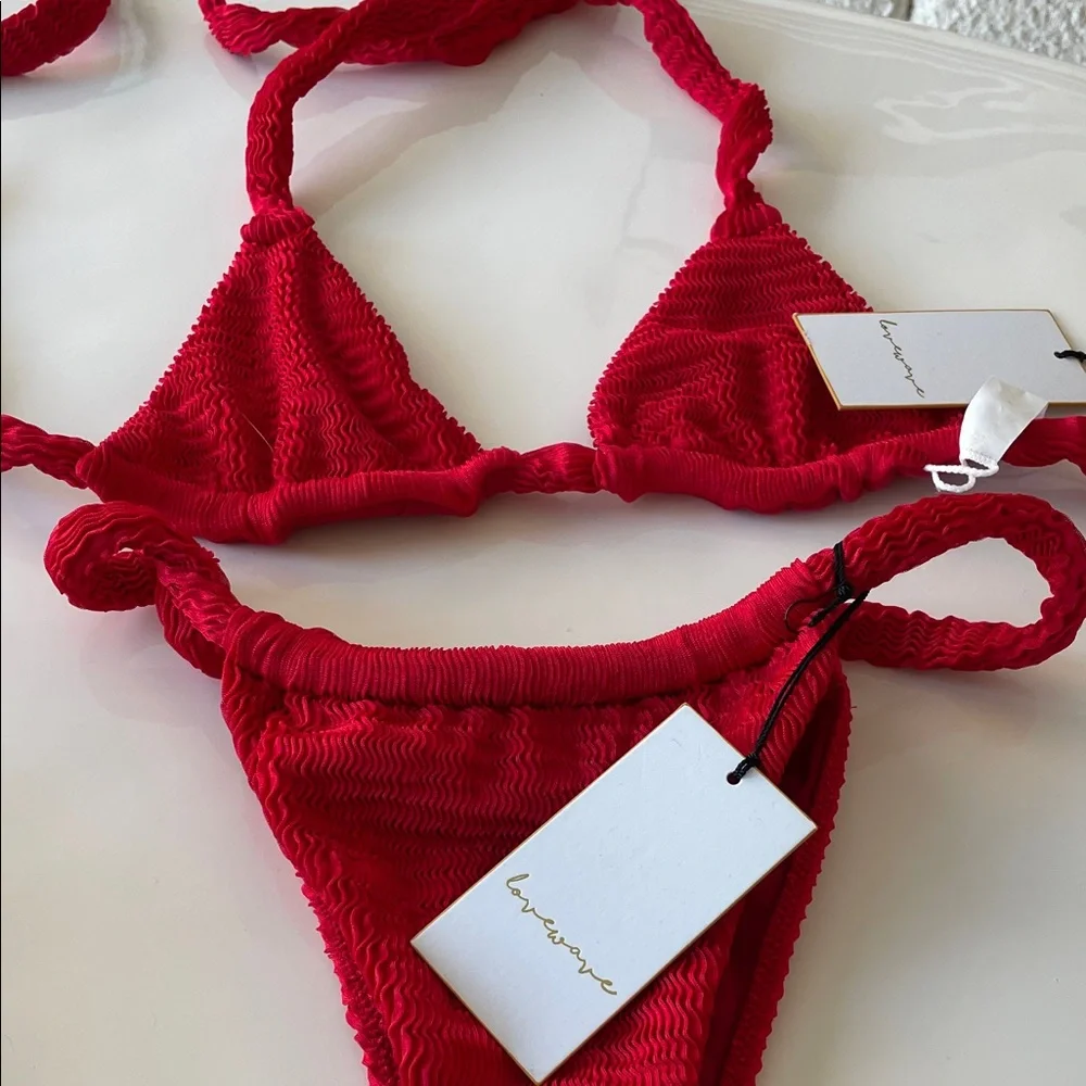 REVOLVE lovewave bold